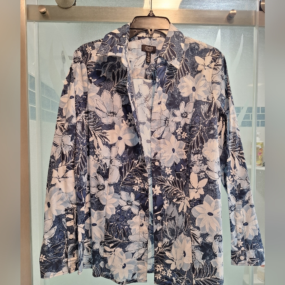 Jones New York Navy and White Floral Shirt New